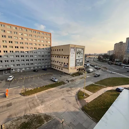 Apartman Stylish In The Heart Of The Near Aupark And The Main Station Kassa