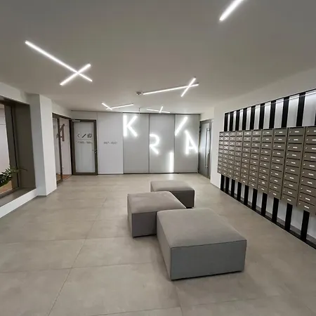 Apartamento Stylish In The Heart Of The Near Aupark And The Main Station