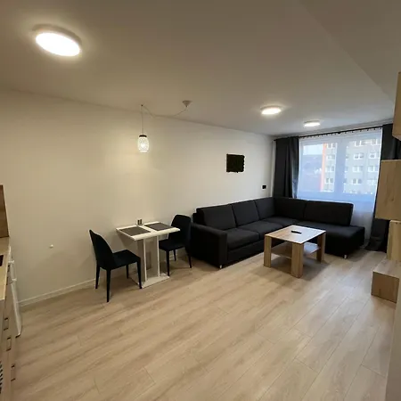 Stylish In The Heart Of The Near Aupark And The Main Station 코시체