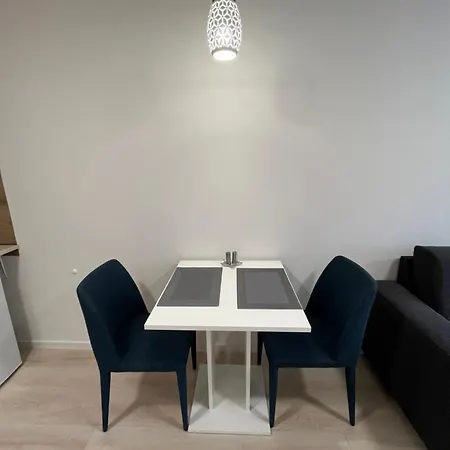 Stylish In The Heart Of The Near Aupark And The Main Station Apartamento