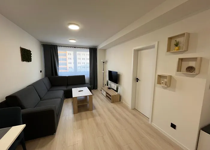 Stylish In The Heart Of The Near Aupark And The Main Station *