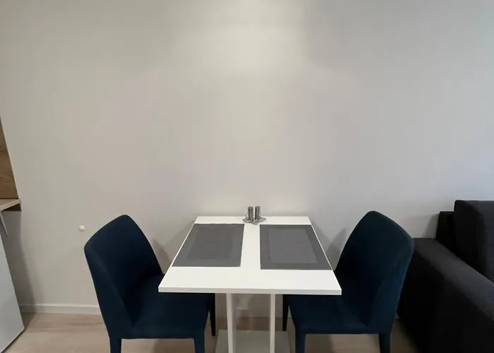 Stylish In The Heart Of The Near Aupark And The Main Station Apartamento