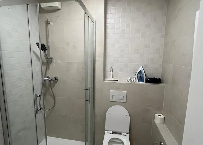 Apartamento Stylish In The Heart Of The Near Aupark And The Main Station